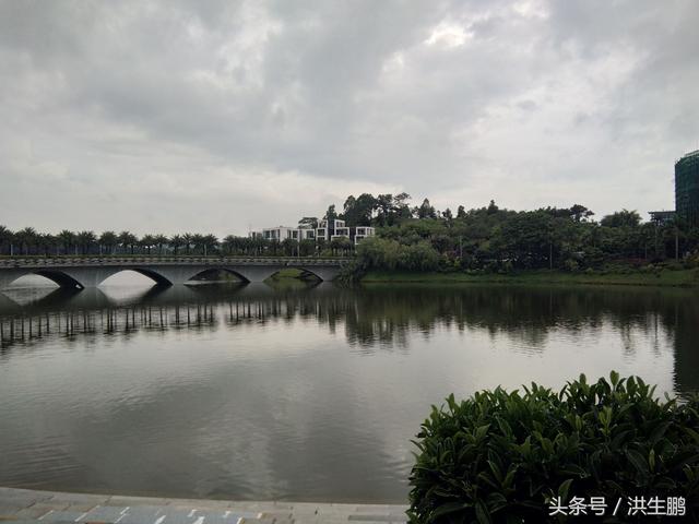 微信這么火，為什么12306不支持微信支付，而支付寶可以